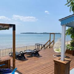 Water Front Beach House - 3BR w BBQ & Sunset