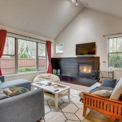 Walk to Autzen Stadium, 3 Mi to UO! Home with Patio