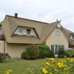 Apartment Appartement in Middelhagen mit Terrasse und Garten by Interhome