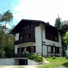 Apartment 2-stöckige Wohnung mit privatem Garten by Interhome