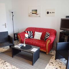 Apartment Strandnahes Studio mit kleiner Gartenterrasse by Interhome