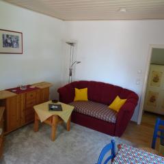 Holiday Home Kleines Ferienhaus mit Garten und Grill in Garitz by Interhome