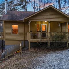 Mountain Cabin Fireplace Views Fire Pit