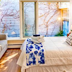 A2 Studio, Mins to Downtown, UofM, Hospitals, Restaurants & Stadium