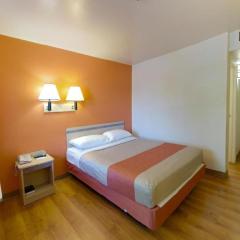 Shasta Vista Inn & Suites