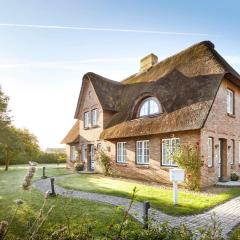 Reethüs Marta - rechts