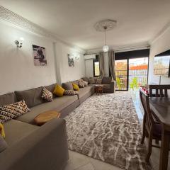 Stylish Central Apartment with Balcony