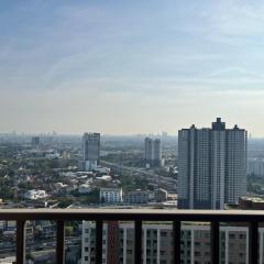 Convenient 1 bed condo Hua Mak