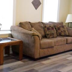 Cozy 4 Bedroom House near the lake