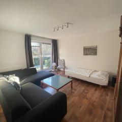 Hamburger Villenviertel, ganzes Haus mit 5 Einbettzimmern,1 Esszimmer