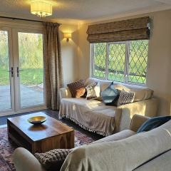 Charming 2-Bed Cottage near Pinewood Studios