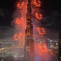 Private room in BURJ KHALIFA facing 3BR luxury apartment in Downtown Near Dubai Mall Metro