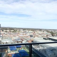 Premium Twin King Ensuite plus Double sofa bed - Mcity shopping center - Clayton - Monash University and Hospitals - Super Fast Wifi - Free Parking & Amenities - Complementary drinks & coffee