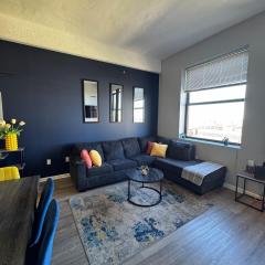 Modern Spacious 1BR Loft - Prime Downtown Location