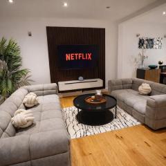 Loughton Luxe Living 3BR Central Line - Premium Stay