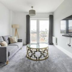Premium 2-Bedroom London Apartment Near Station - Perfect for Long Stays