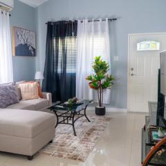 Palm Serenity- Gated Pool Home in Portmore