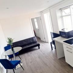 Modern 2 Bedroom Flat With Garden Harrow - London