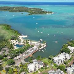 Beachfront Couple Sanctuary with Private Lagoon Access