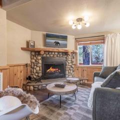 Bear Den Steps away from trails Dogs OK