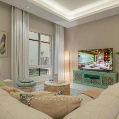 Layali Properties - Boho Oasis 3BR Apt - Convention and Exhibition Center