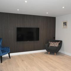 The Lodge New 2 Bedroom 1 Bathroom Luxury House