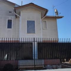 Relajate con tu familia en este alojamiento a pasos del centro de la SERENA