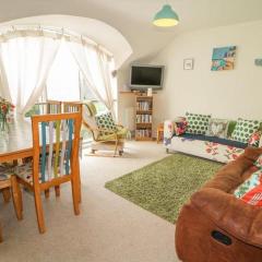 Shell Hill 3-Bed Apt Sleeps 6 15 mins to Beach