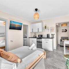 Santorini Blu Chic Beach Studio Steps to Ocean