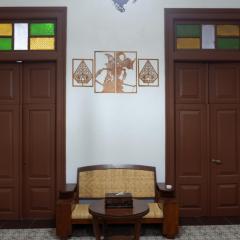Omah Kuwitan, Traditional Java Home & Hospitality
