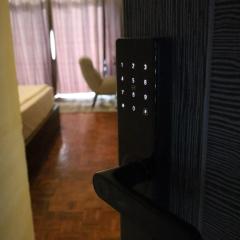 Miranthia Hotel Business and family