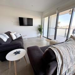 3 Bedroom Townhouse near Caves Beach