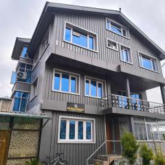 Collection O Kursoo Rajbagh Formerly Mid Valley Residency