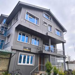 Collection O Kursoo Rajbagh Formerly Mid Valley Residency