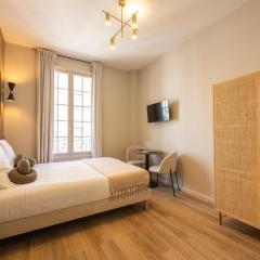 Stylish & Cozy Air-Conditioned Studio