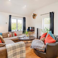 4 Bed in Cwmhiraeth 93546