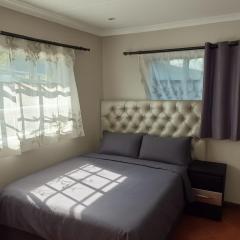 Charming bachelor Flat, Fiber Wifi, Close to UJ, Milpark
