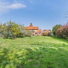 3 Bed in Bawdsey oc-p31139