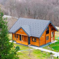 Wooden Villa Old Oak Plitvice Lakes