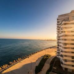 Epic Oceanfront Flat - 360 Sea View