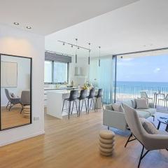 Apartment overlooks the sea from almost every window !