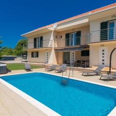 Beautiful Villa Anatea with pool in Makarska