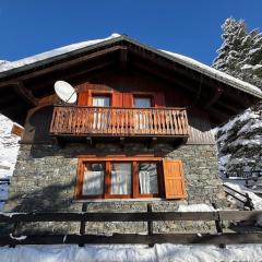 Chalet Caldo & Accogliente a Cheggio "Obrigado House"