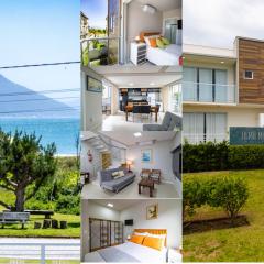 Sobrado 8 com sacada suíte e quarto a 50m da praia