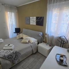 VARESE PRIME - Air Conditioning, 2 Baths, 2 Parking, City Centre, 200 mt Villa Esengrini Montalbano, NO Keybox