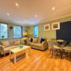 GF flat sleeps 4, parking for Contractors by Eagle Owl Stays