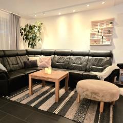 Große schöne Ferienwohnung mit kleinem Garten im Weinort Randersacker