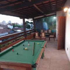 Casa charmosa com vista e lazer