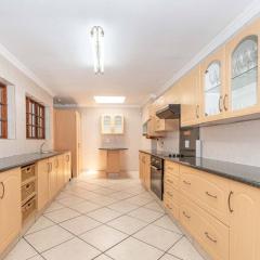 Super Spacious Fun Home With Pool, Den and Bar