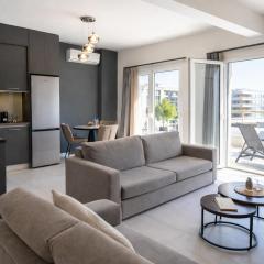 Top-Rated - Bright & Spacious Apartment - 1 min to Metro